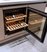 Küchen-Dump - greige keuken wijnkast